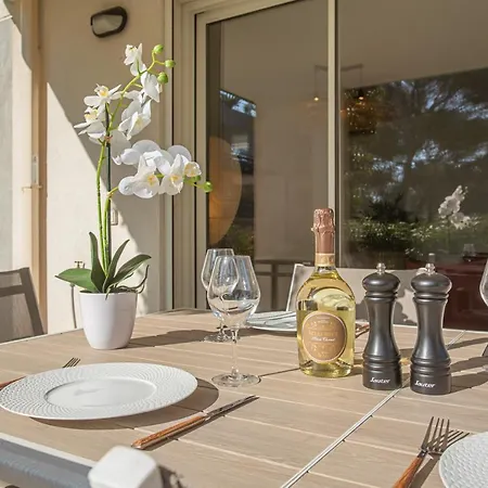 Apartment 73m² Piscine Parking Saint-Raphael (Var)
