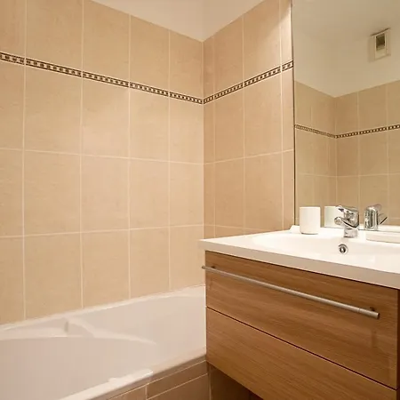 Apartment 73m² Piscine Parking Saint-Raphael (Var)